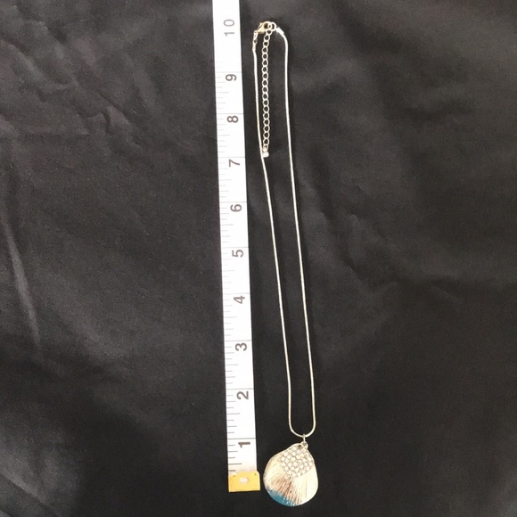 Silver Tone Necklace with Pretty SeaShell Pendants & Clear Crystals, Vintage - Picture 6 of 7